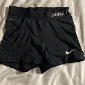 women’s black nike pro compression shorts, good condition